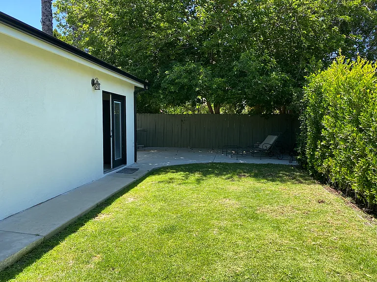 Large Private Shaded rear patio area , great for BBQ and lounging