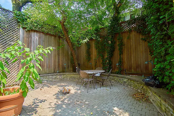 Rented by Sentinel Real Estate Corp. | media 16