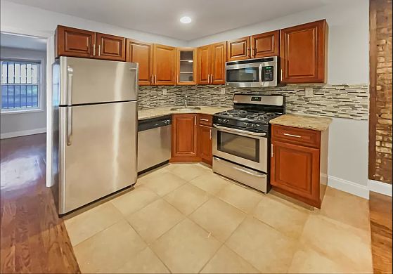 2nd image of 99A Stuyvesant Ave #1