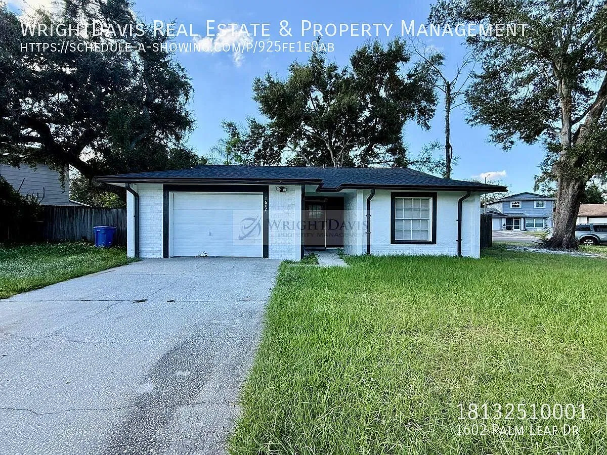 Spacious 3-Bedroom Home in Brandon with Large Fenced Backyard — Photo 1