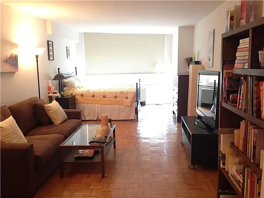Sold by NY NY Condo, Inc | media 2