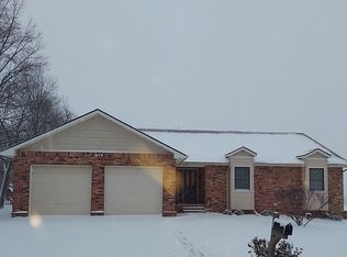 735 S Ridge Rd, Osage City, KS 66523