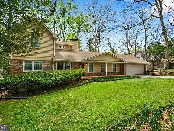 3rd image of 1631 Harts Mill Rd NE