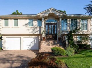 2018 Kenneth Rd, Merrick, NY 11566