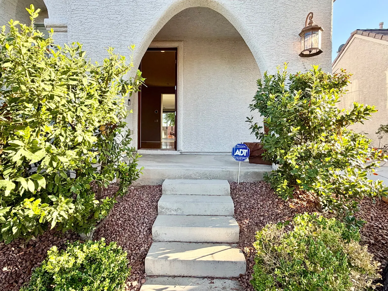 3 bed, 2.5 bath, 1878 sqft, $2,387 — Photo 4