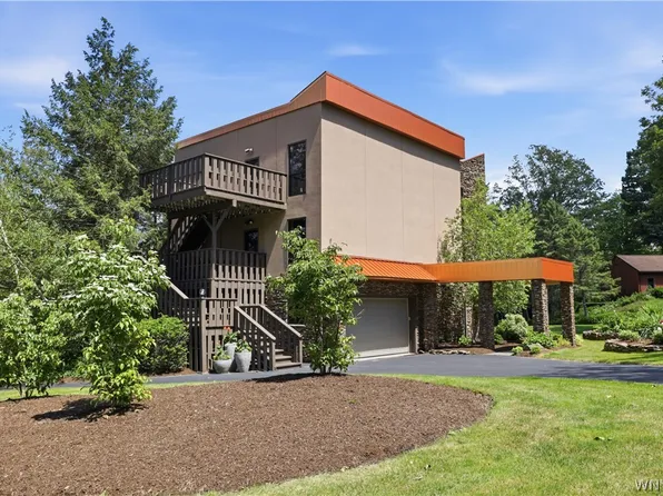 6985 Chestnut Ridge Rd, Orchard Park, NY 14127
