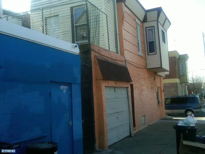 Building Photo 3