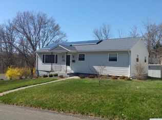 77 High St, Catskill, NY 12414