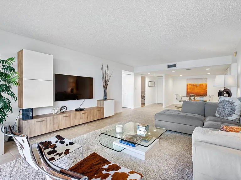 5000 N Ocean Blvd #208 — Photo 5