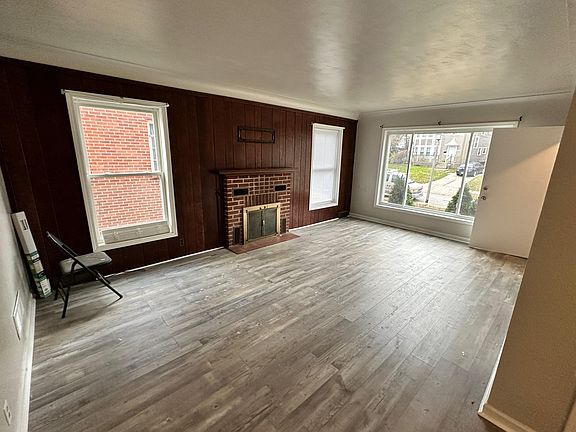 2nd image of 2114 2114/2116 Kensington Rd