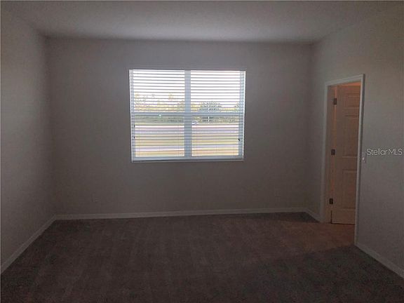 4th image of 932 Grand Hilltop Dr