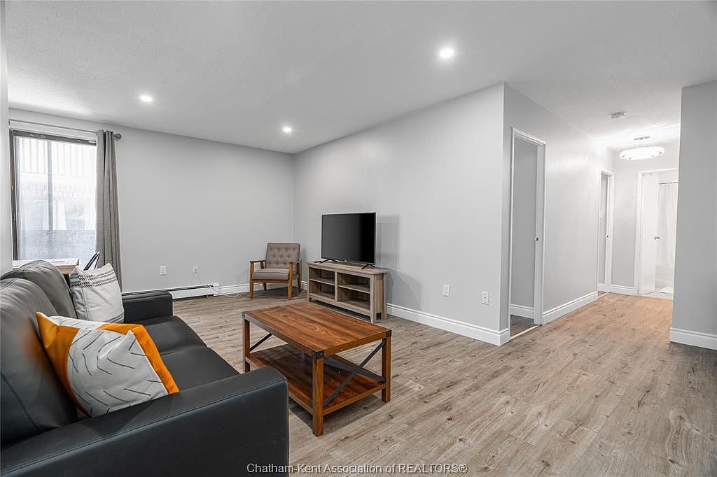 43 Taylor Ave #202, Chatham Kent, ON N7L 2T4 | Zillow