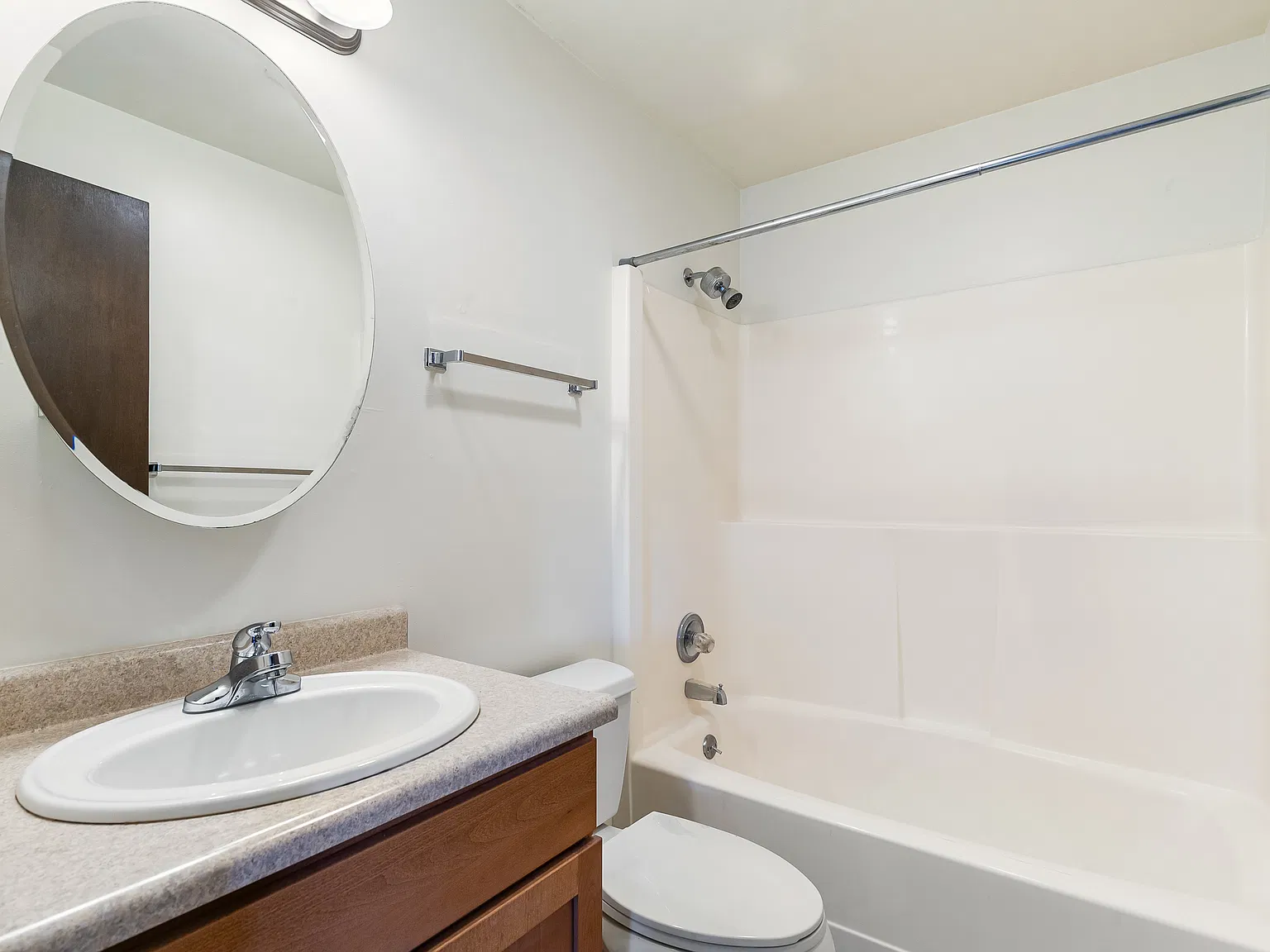 2 bed, 900 sqft, $1,795 — Photo 3
