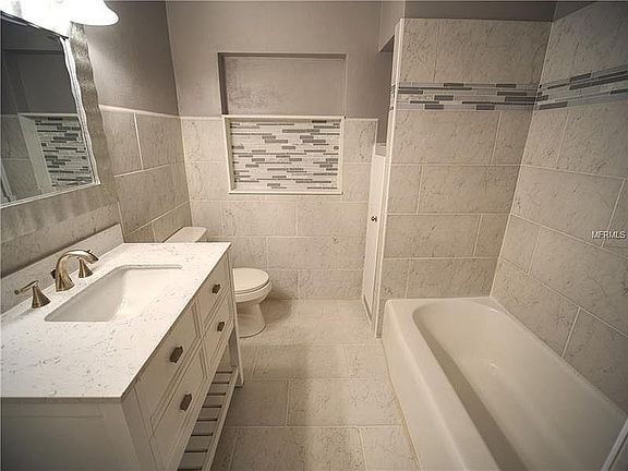 Second Bath in the Hall