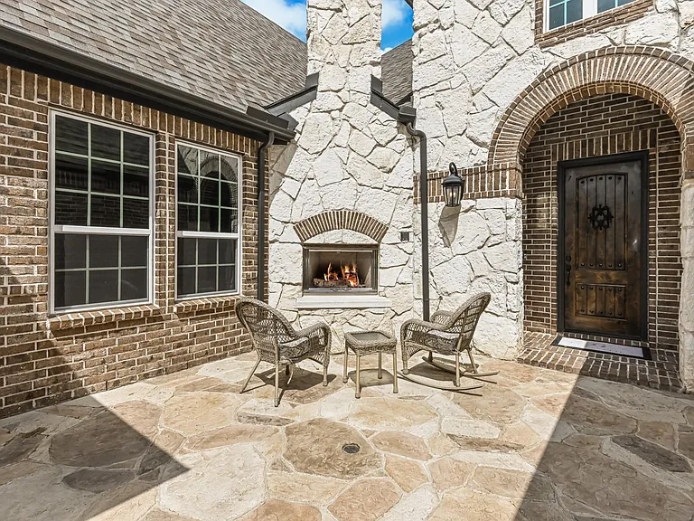 6110 Meadow Bluff Ct — Photo 2