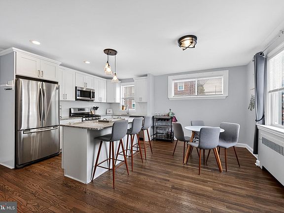 4th image of 748 Eaton Rd