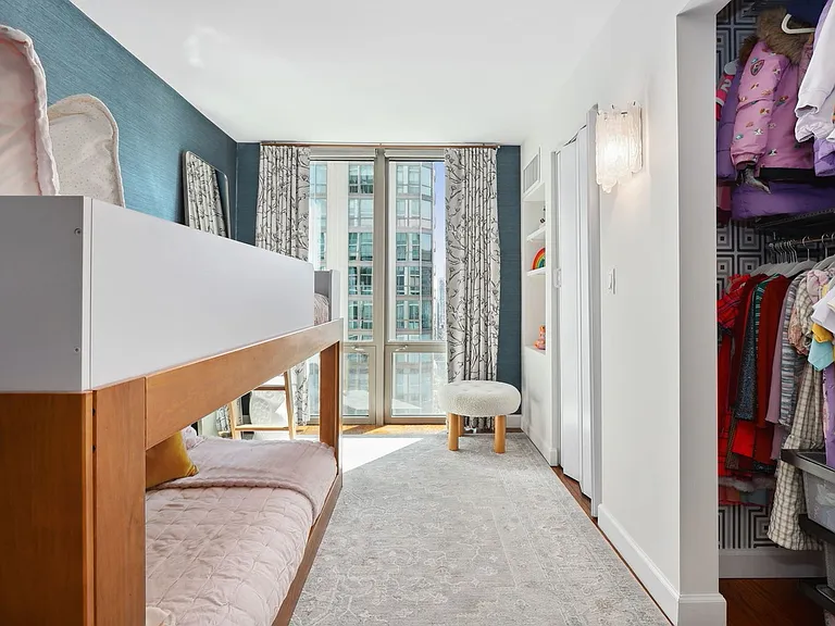 2 E Erie St #3002 — Photo 25