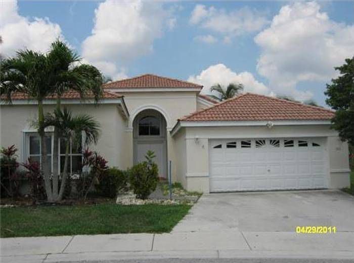 1st image of 380 Carrington Dr