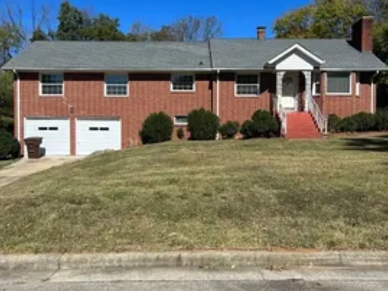 407 Janie St — Photo 13