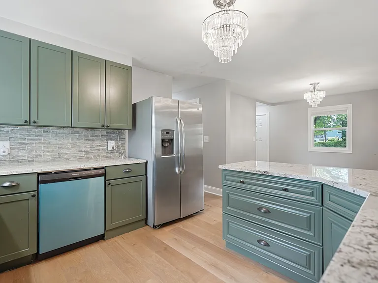 1147 Fenno Dr — Photo 10