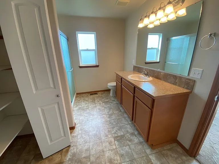403 E Windsor Ct — Photo 10