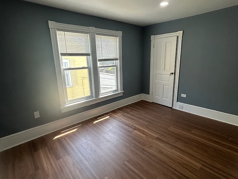 106 Center Ave — Photo 15