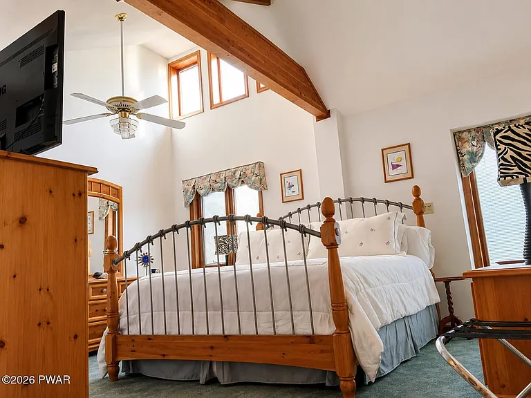 1075 Acacia Dr — Photo 29