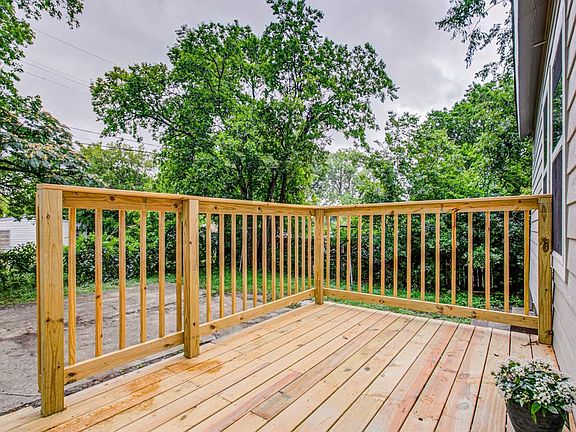 2nd image of 1301 E Jessamine St
