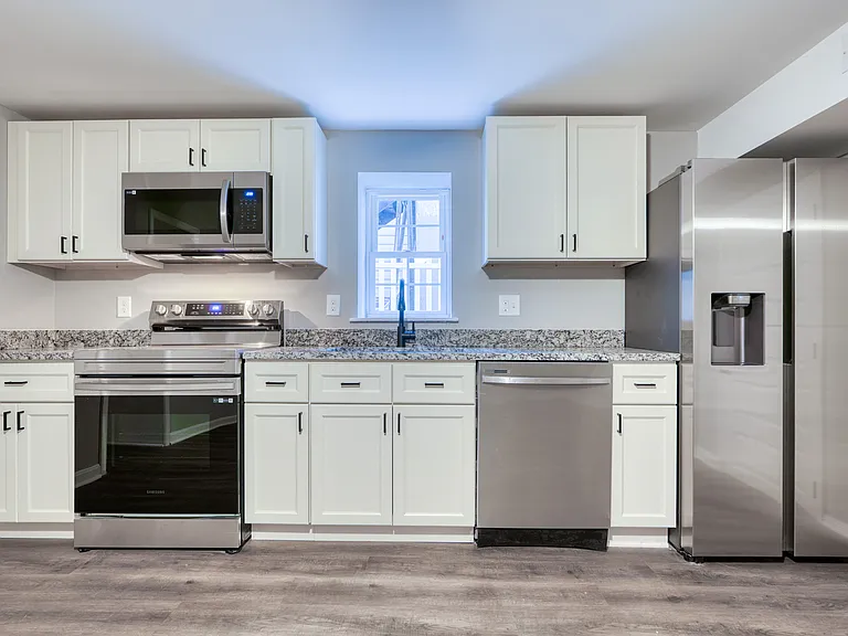 6722 Brentwood Ave #1B — Photo 5