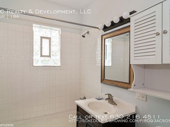 4th image of 2222 N Southport Ave #2