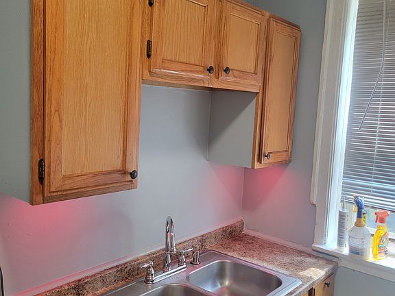 4th image of 7935 S Woodlawn Ave #1