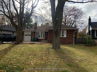 2116 Munden Rd, Mississauga, ON L5A 2R2