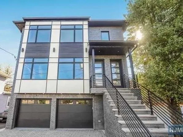 122 E Brinkerhoff Ave, Palisades Park, NJ 07650