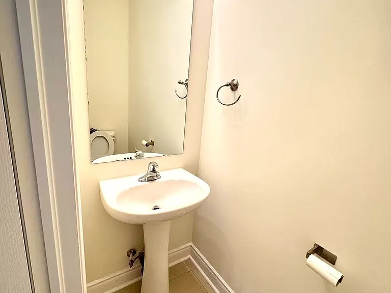 921 Goring Cir — Photo 10