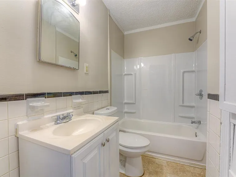 1736 Edward Ave — Photo 17