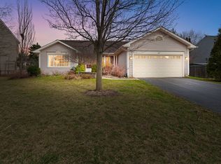 871 Brandt Dr, Lake In The Hills, IL