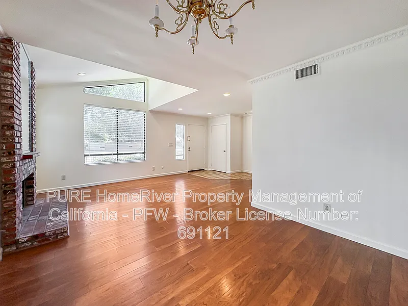 2 bed, 2.0 bath, 1332 sqft, $3,350 — Photo 3