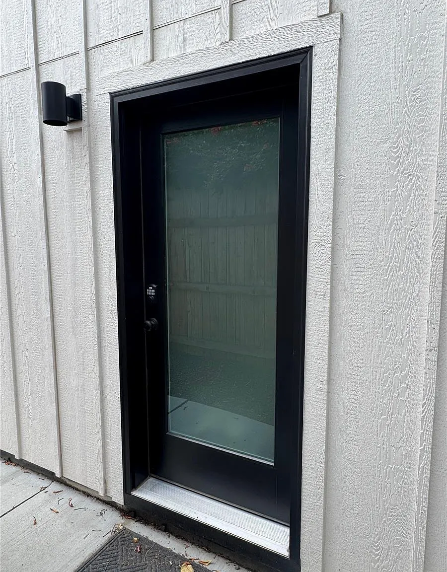 1 bed, 700 sqft, $1,650 — Photo 3