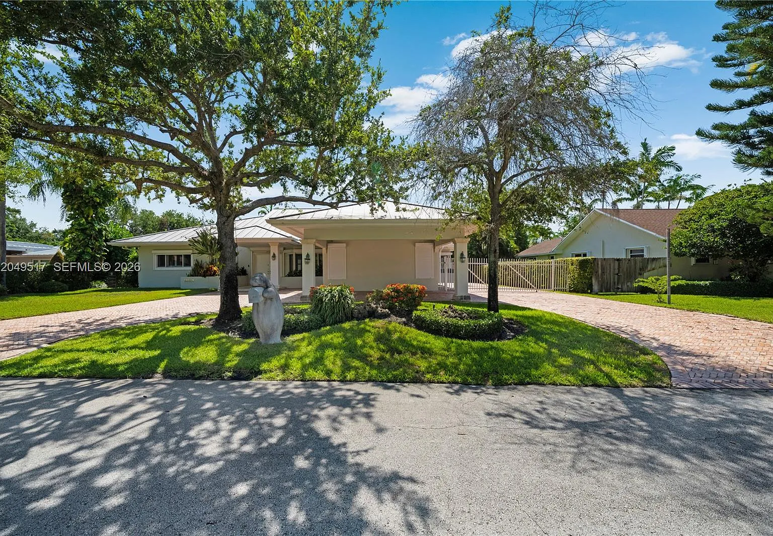 7 bed, 3545 sqft, $14,500 — Photo 1