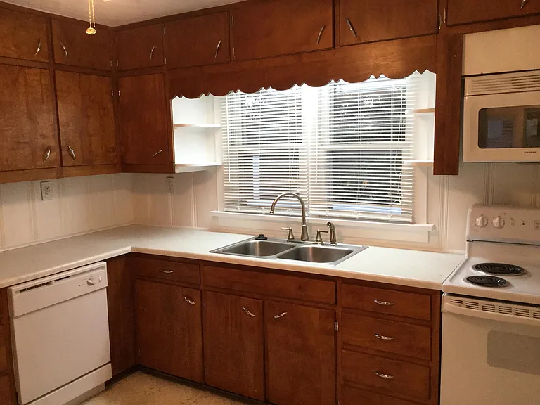 5301 Pierce Ln — Photo 4