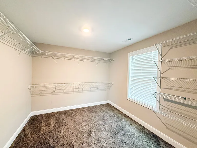 350 Dugger Dr — Photo 14
