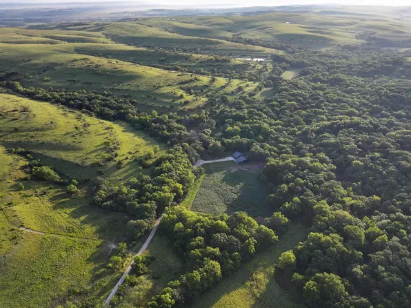 3381 Mineral Springs Rd, Manhattan, KS 66502