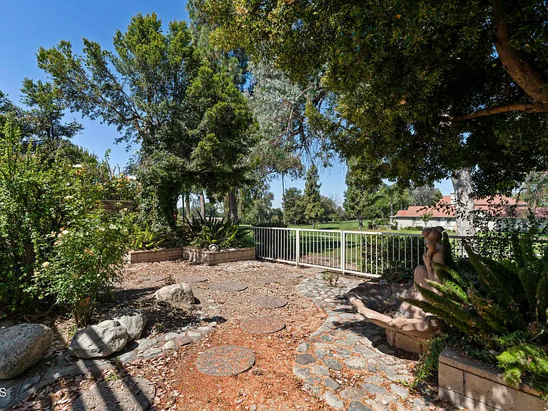 1549 Spyglass Dr — Photo 30