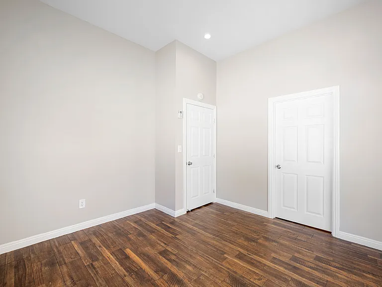 10227 Helendale Ave — Photo 20