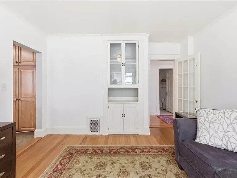 127 Winslow Ave — Photo 1