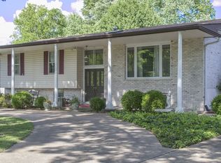160 Sappington Acres Dr, Saint Louis, MO 63126