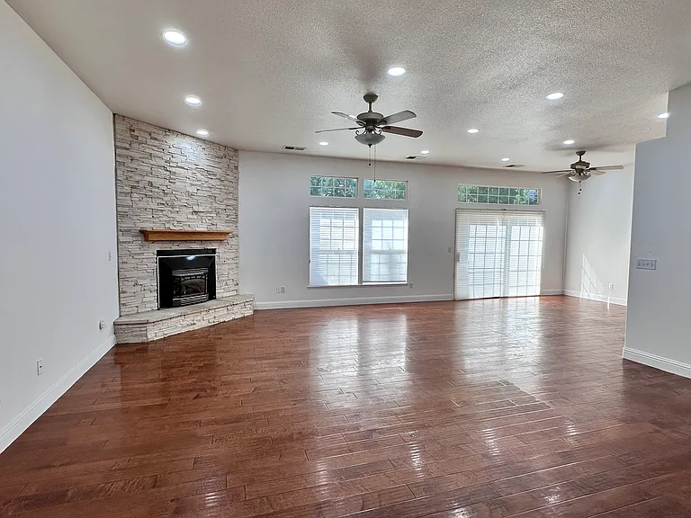 1217 Cathedral Creek Ct — Photo 4