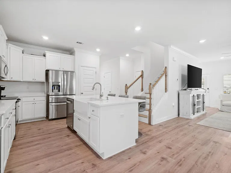 627 Las Roblas Grande Dr — Photo 12