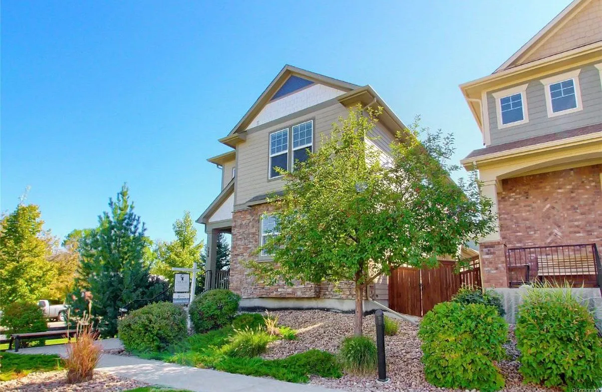 4 bed, 2892 sqft, $4,600 — Photo 1