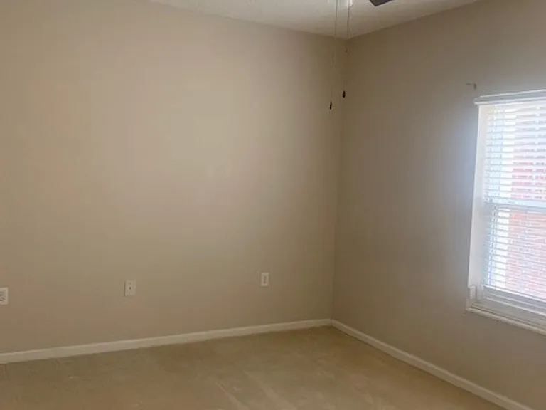 180 Wexford Dr #103 — Photo 5